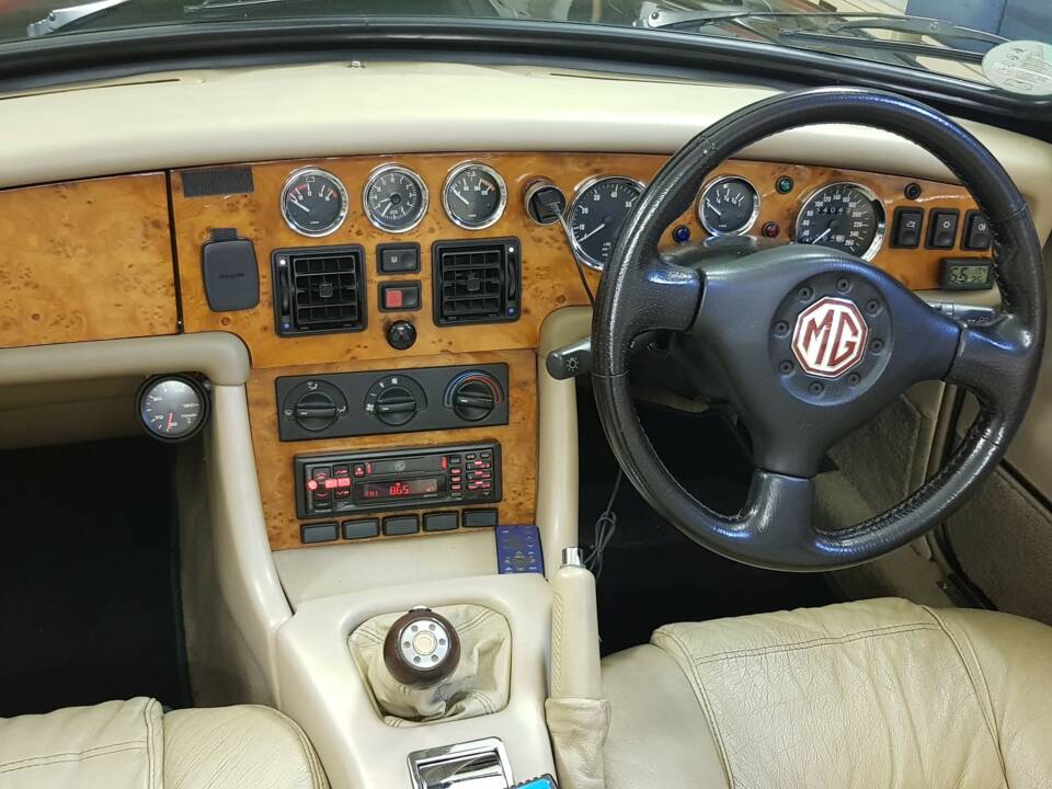 Bild 7/12 von MG RV8 (1995)