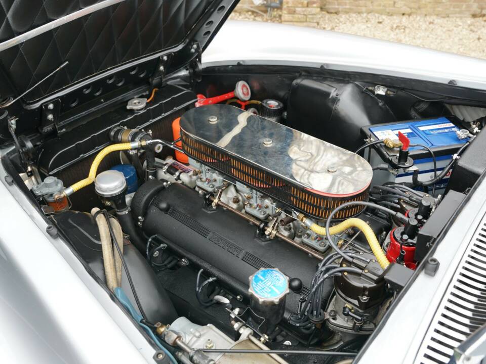 Immagine 26/50 di Ferrari 250 GT 2+2 (1964)