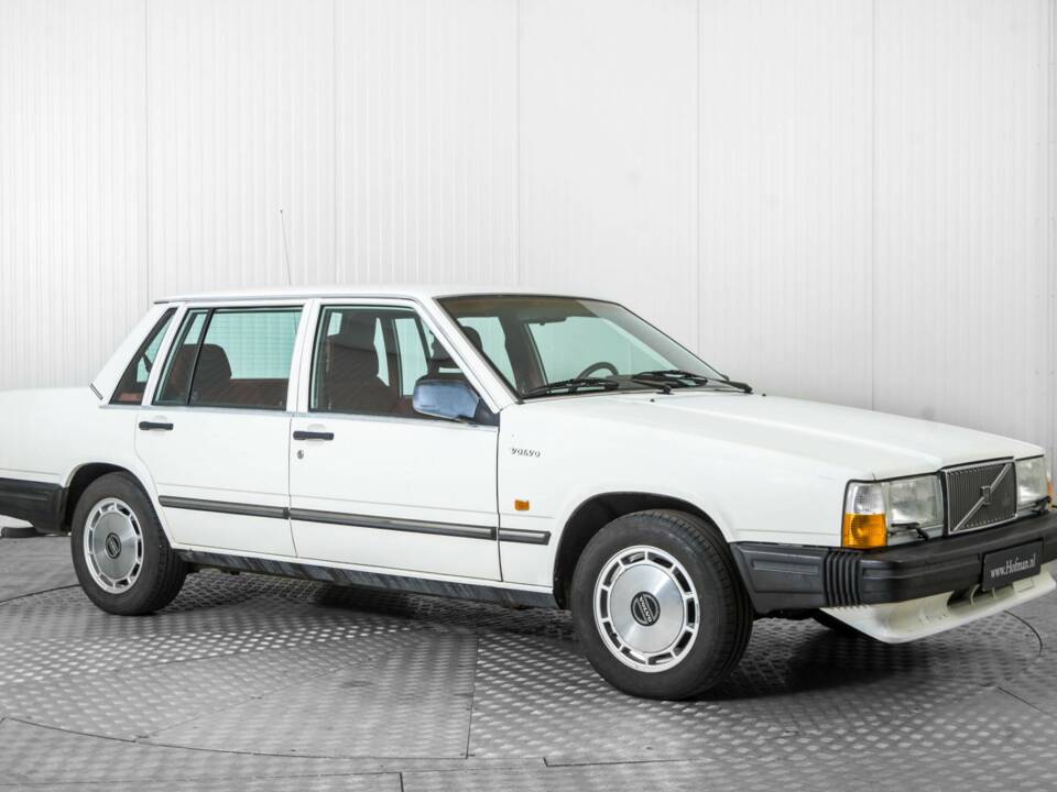 Image 5/50 de Volvo 740 (1984)