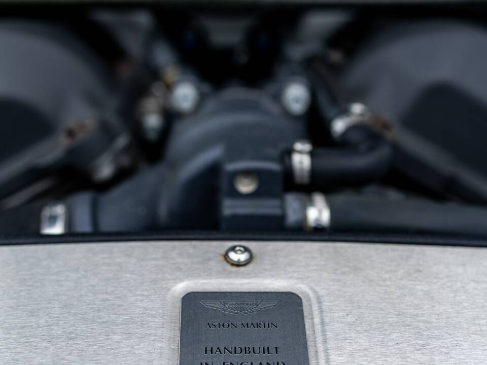 Afbeelding 40/50 van Aston Martin V12 Vanquish S (2007)