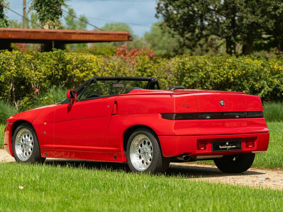 Immagine 11/50 di Alfa Romeo RZ (1993)