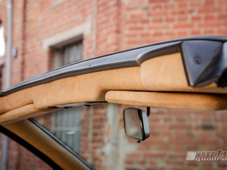 Immagine 16/17 di Aston Martin Virage Volante (1992)