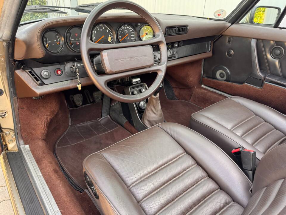 Image 45/88 of Porsche 911 Carrera 3.2 (1985)