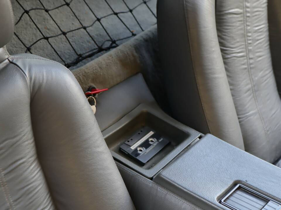 Image 48/49 of DeLorean DMC-12 (1981)