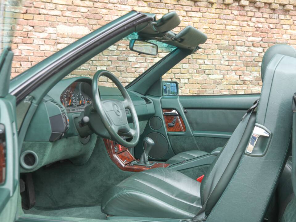 Afbeelding 47/50 van Mercedes-Benz 300 SL-24 (1992)