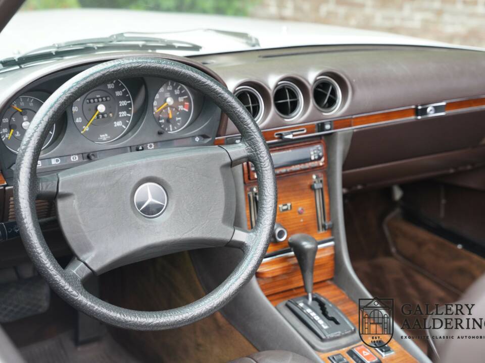Image 38/50 of Mercedes-Benz 280 SL (1981)