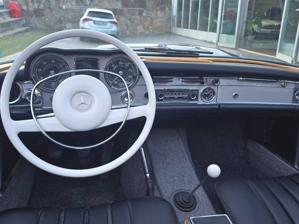 Image 7/26 de Mercedes-Benz 280 SL (1970)