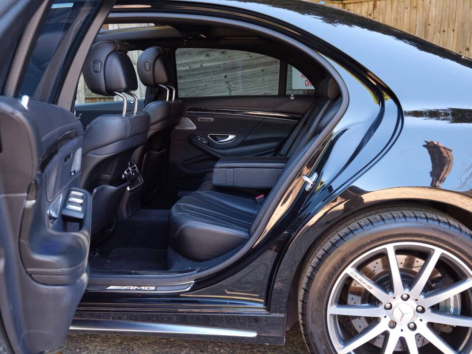 Bild 29/50 von Mercedes-Benz S 63 AMG (2015)
