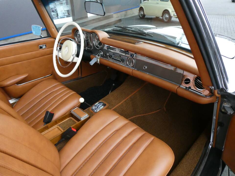 Image 12/27 of Mercedes-Benz 280 SL (1968)