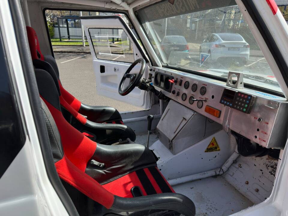 Image 8/9 de Mitsubishi Pajero TD (1985)