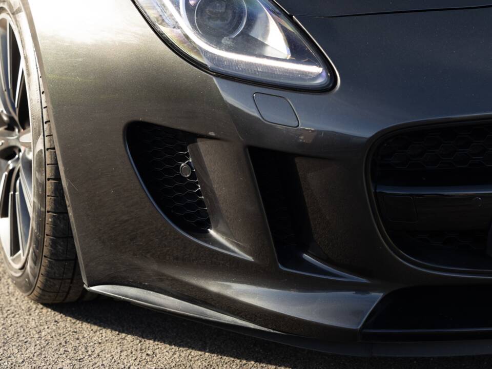 Image 44/45 of Jaguar F-Type (2016)