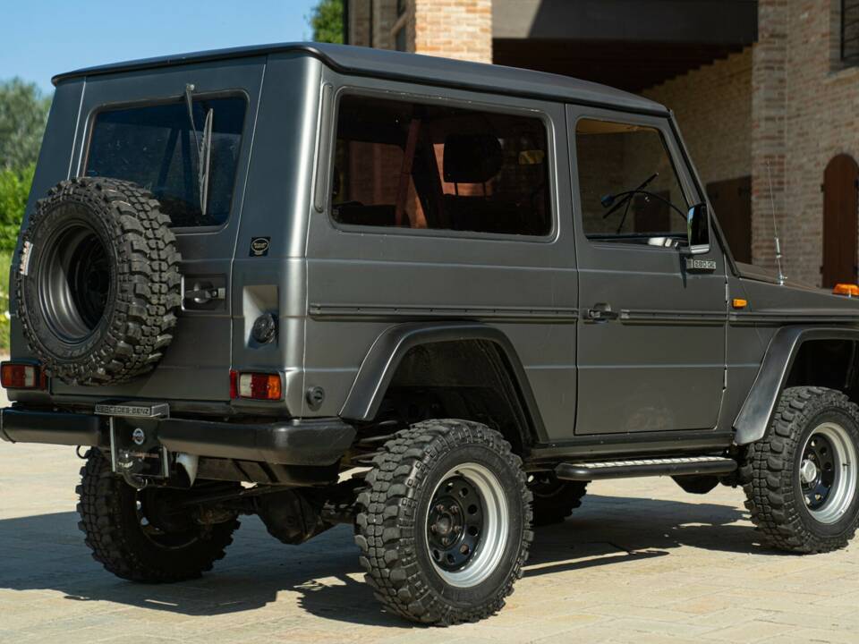 Image 7/50 de Mercedes-Benz 280 GE (SWB) (1981)