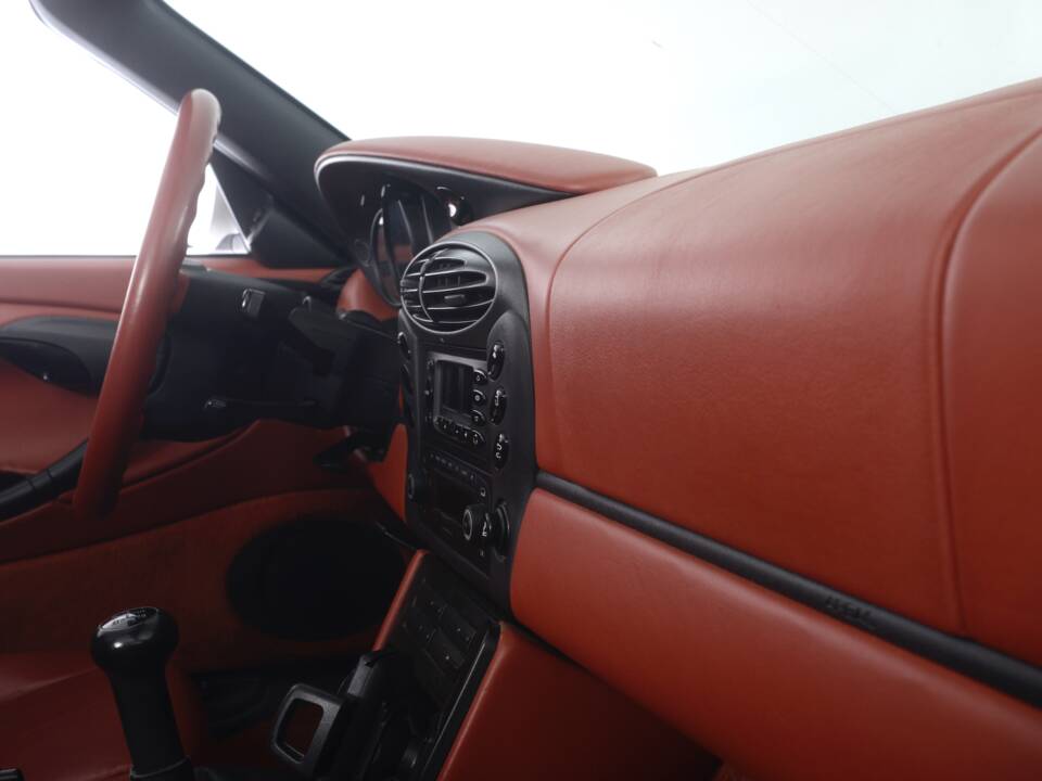 Image 21/30 of Porsche Boxster (1999)