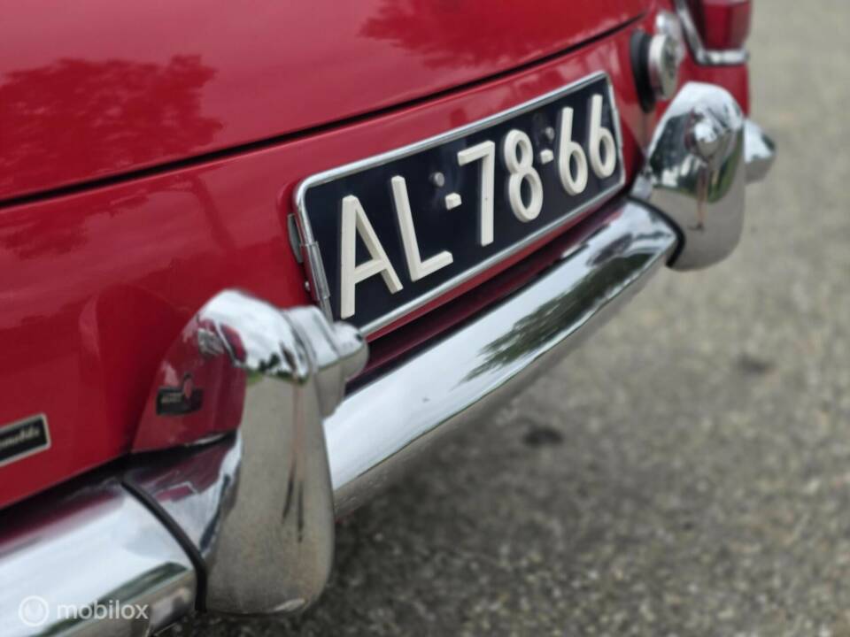Image 14/44 of MG MGC (1969)