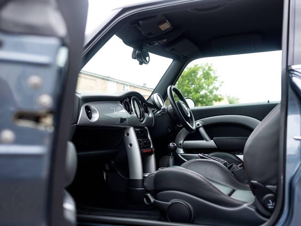 Image 37/50 of Mini Cooper S JCW GP (2006)