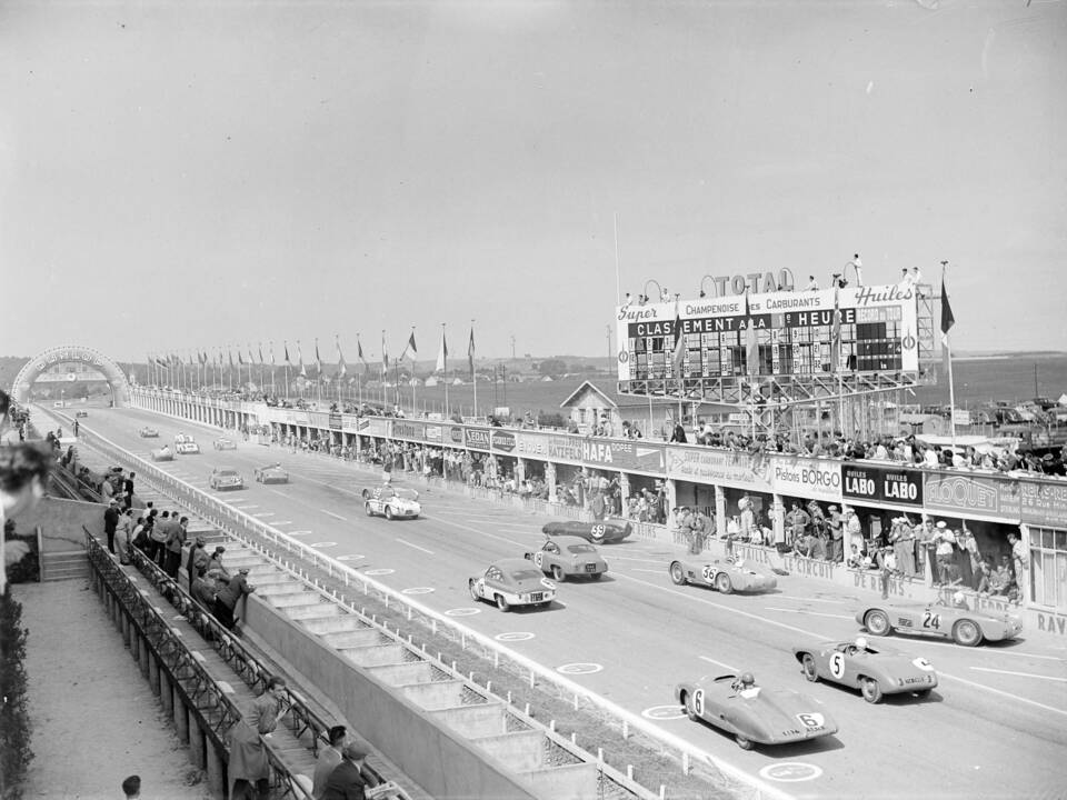 Image 39/43 of Autobleu 750 MM (1954)