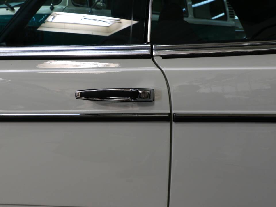 Bild 9/38 von Mercedes-Benz 230 CE (1984)