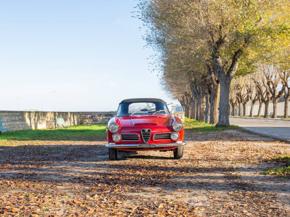 Immagine 5/94 di Alfa Romeo 2600 Spider (1964)