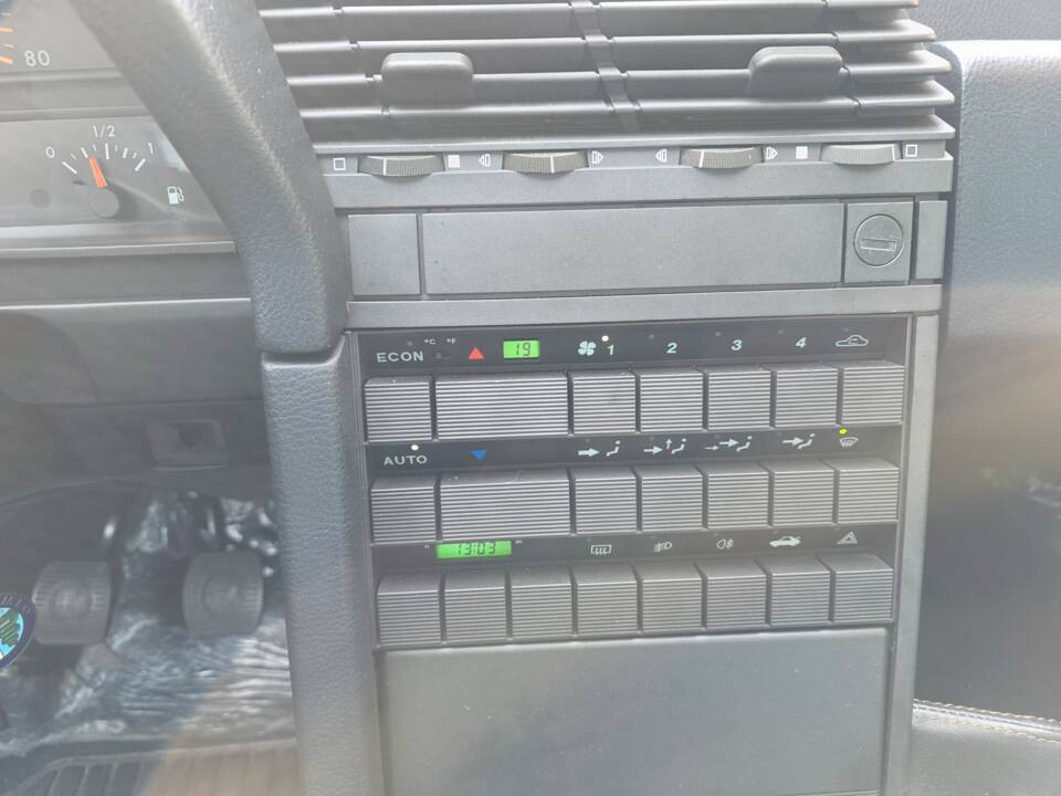 Bild 39/55 von Alfa Romeo 164 2.0 (1989)