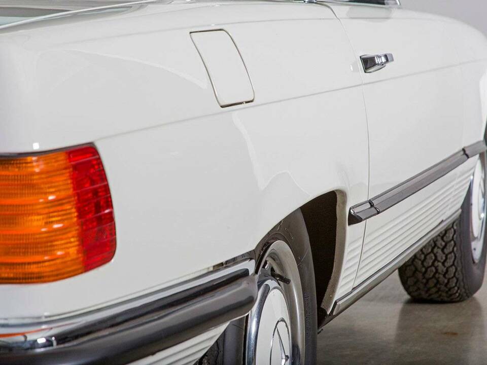 Image 17/30 of Mercedes-Benz 350 SL (1972)