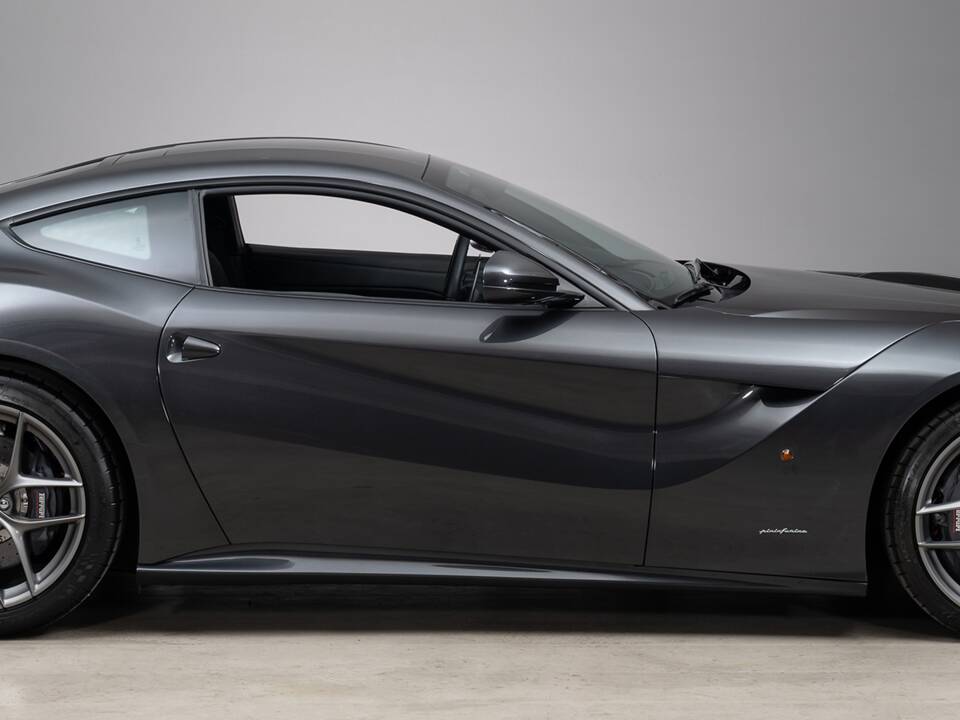 Imagen 8/40 de Ferrari F12berlinetta (2014)