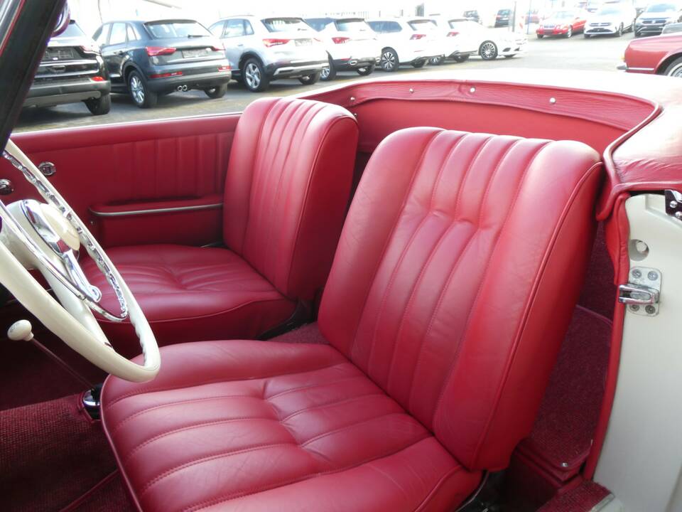 Image 11/27 of Mercedes-Benz 190 SL (1961)