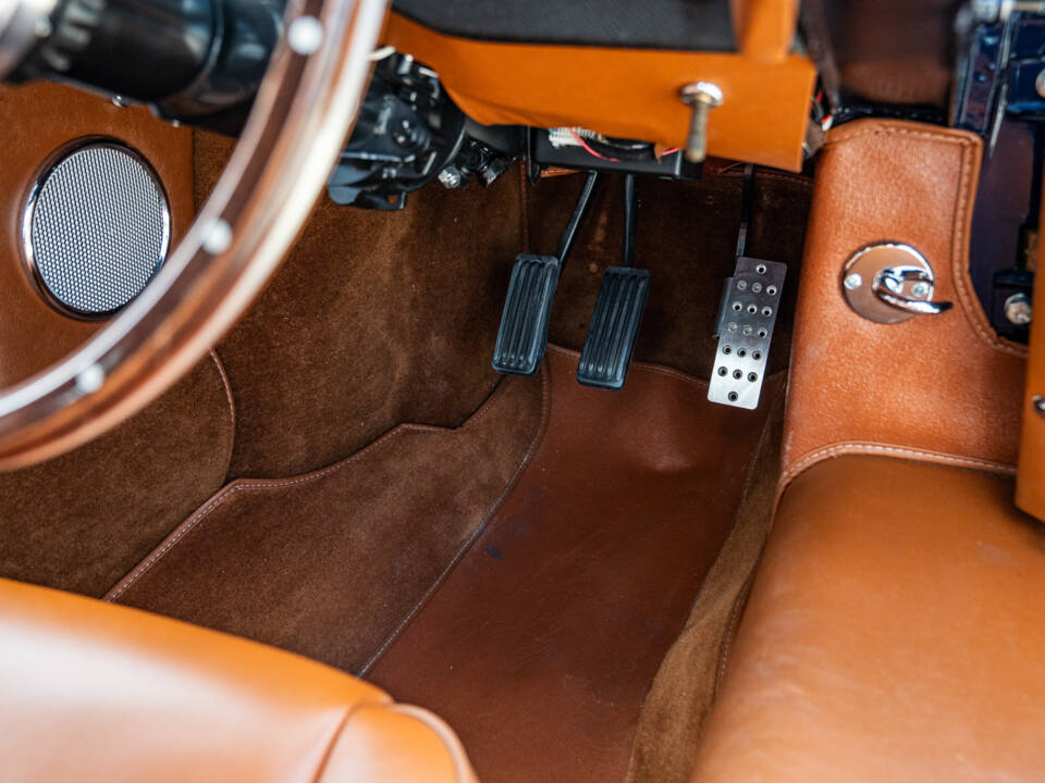 Image 30/39 of Jaguar E-Type &quot;Lightweight&quot; (1962)
