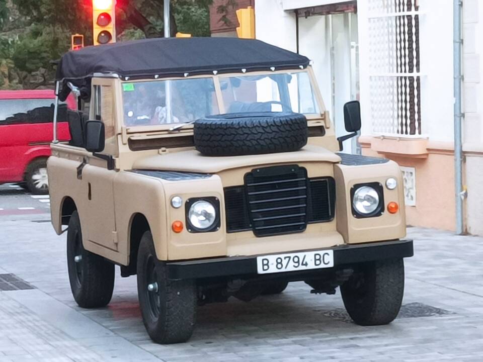 Bild 19/27 von Land Rover 88 (1978)