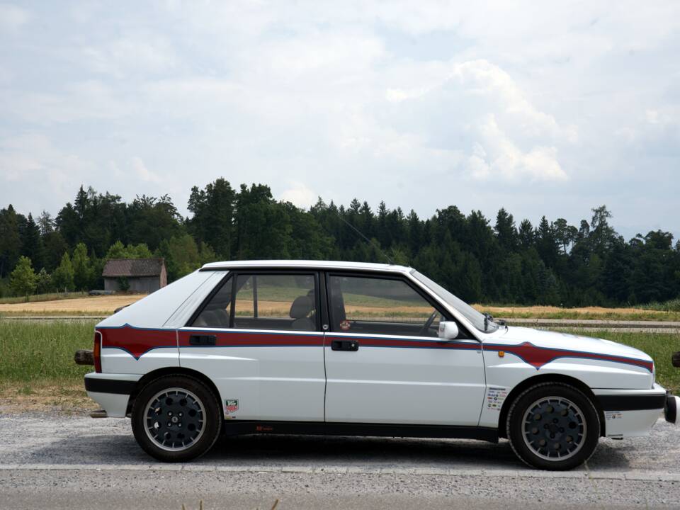 Image 11/47 of Lancia Delta HF Integrale (1988)