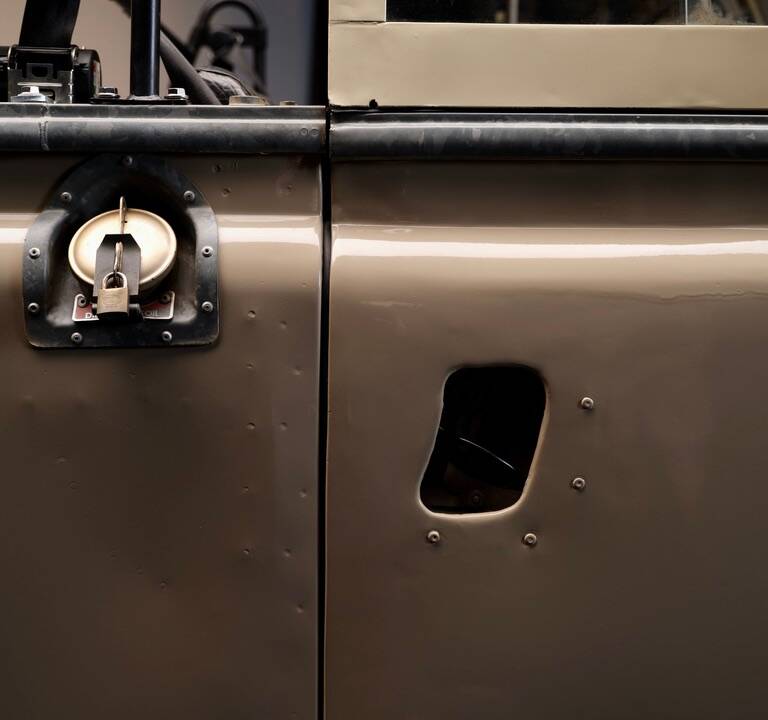 Image 10/30 de Land Rover 109 (1979)