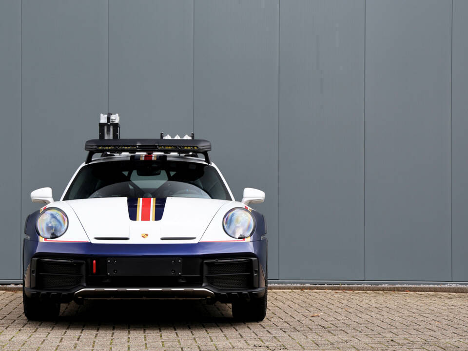 Image 18/74 of Porsche 911 Dakar (2023)