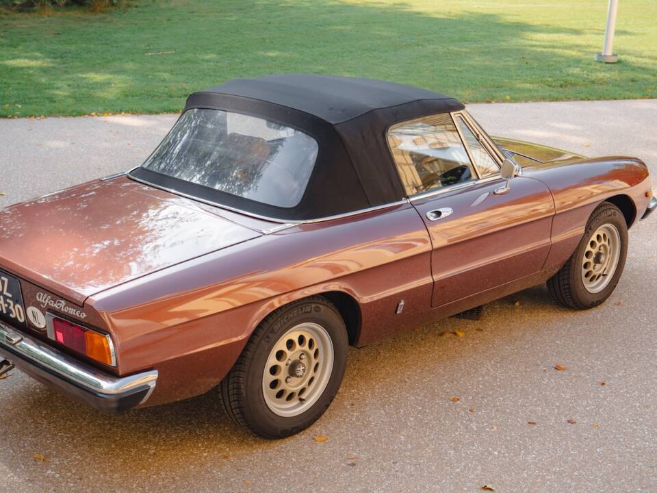 Immagine 30/34 di Alfa Romeo 2000 Spider Veloce (1980)