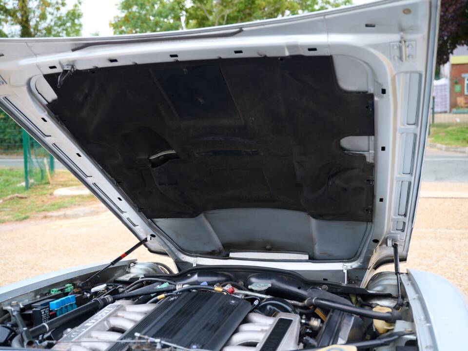 Image 35/50 of Jaguar XJS 6.0 (1993)