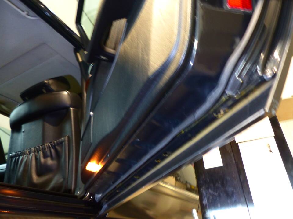 Image 78/91 of Mercedes-Benz 560 SEL (1990)
