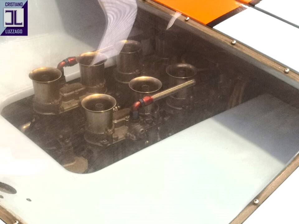 Image 19/50 of Ford GT40 (1966)