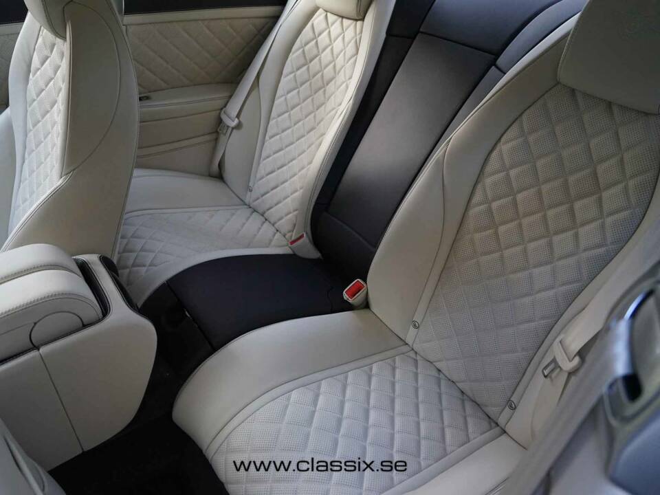 Image 4/28 of Bentley Continental GT V8 (2016)