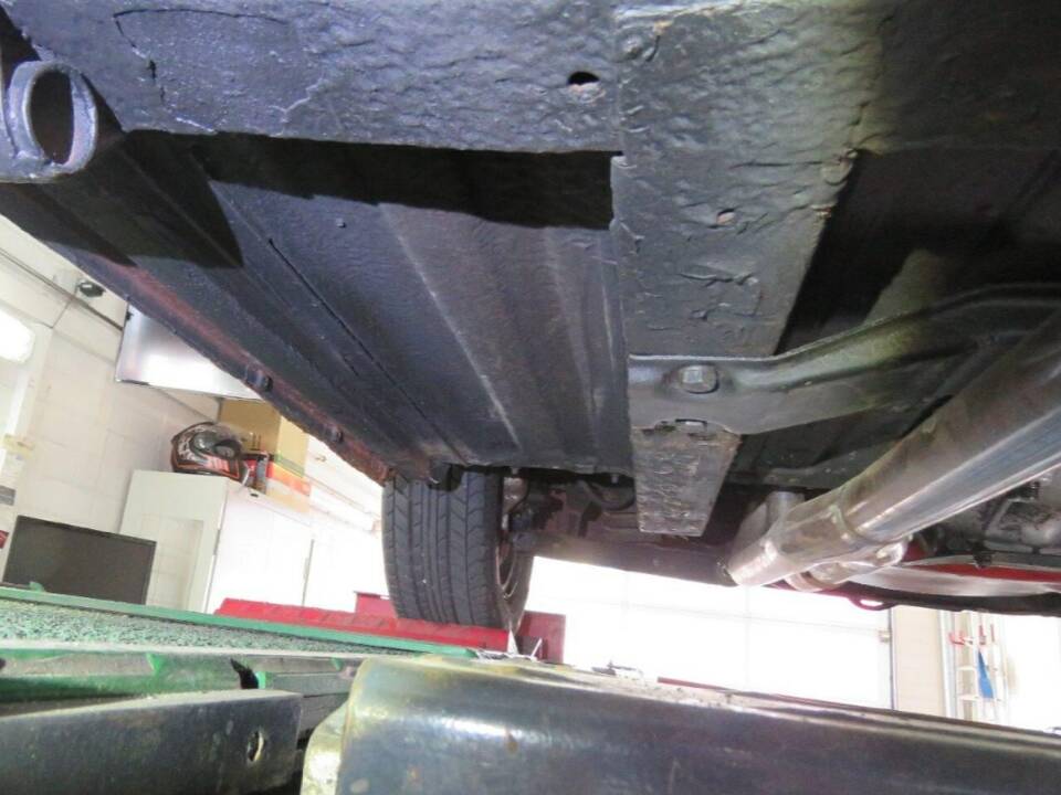 Image 26/28 de MG MGB GT (1966)