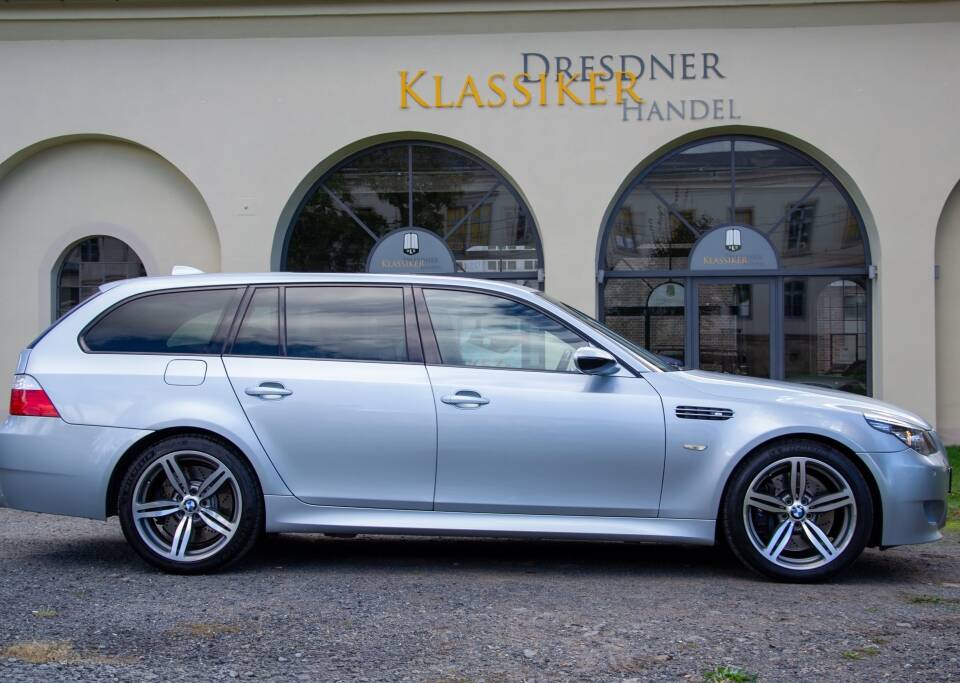 Afbeelding 9/41 van BMW M5 Touring (2008)