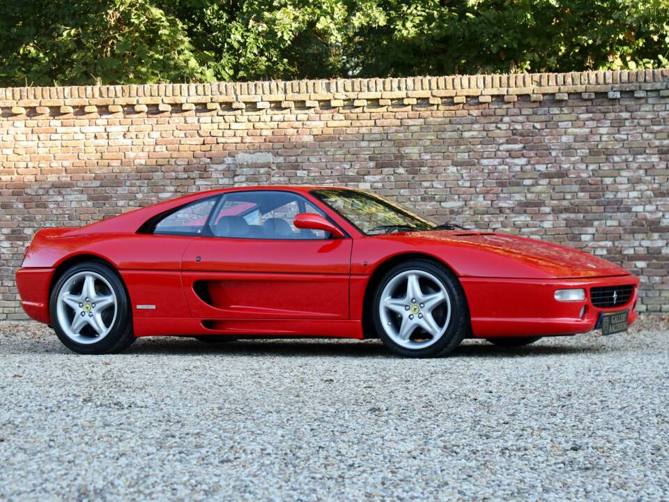 Immagine 38/50 di Ferrari F 355 Berlinetta (1996)