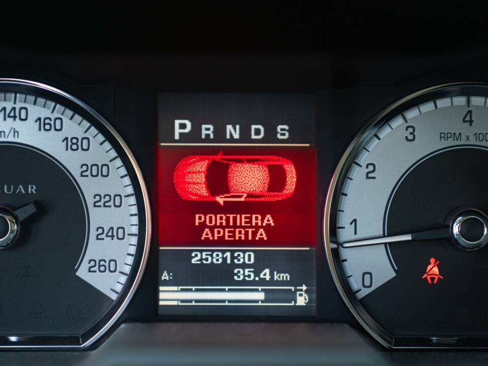 Immagine 49/50 di Jaguar XF 3.0 D-S (2008)