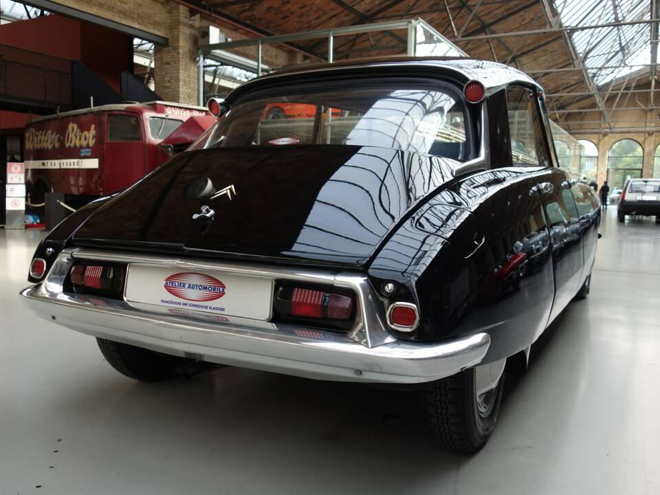 Image 7/30 of Citroën DS 19 (1959)