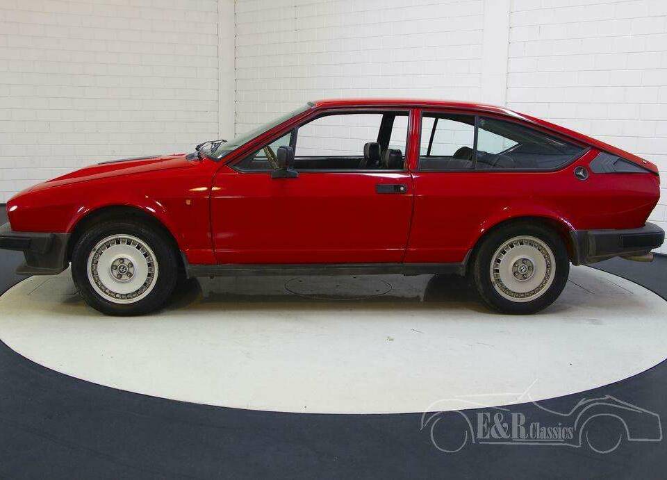 Afbeelding 16/19 van Alfa Romeo GTV 6 2.5 (1981)