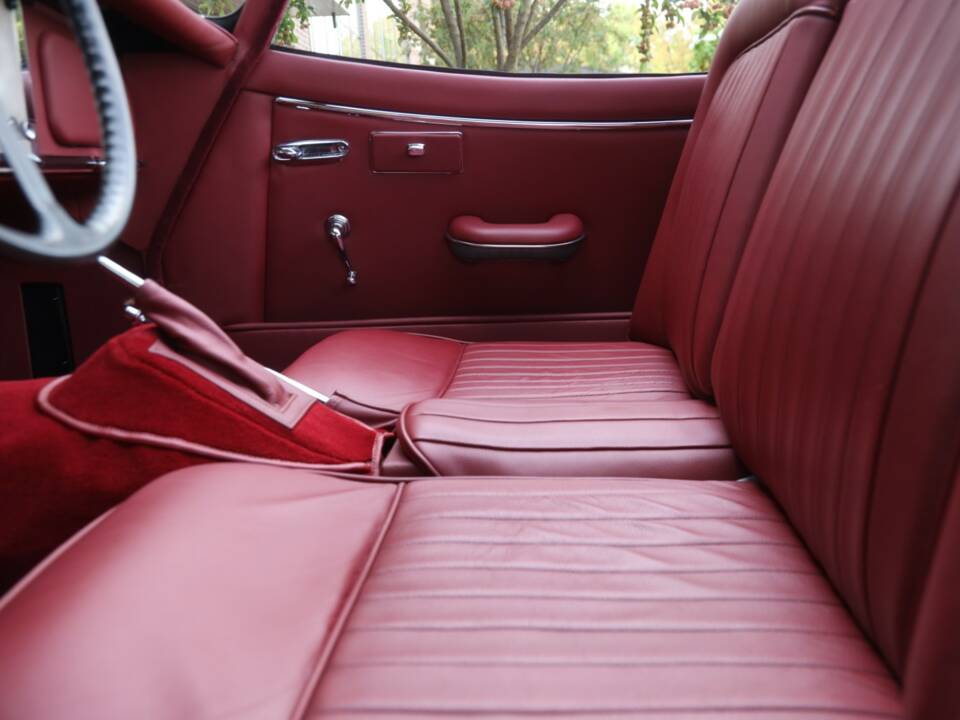 Image 47/50 de Jaguar XK 150 3.4 S OTS (1958)