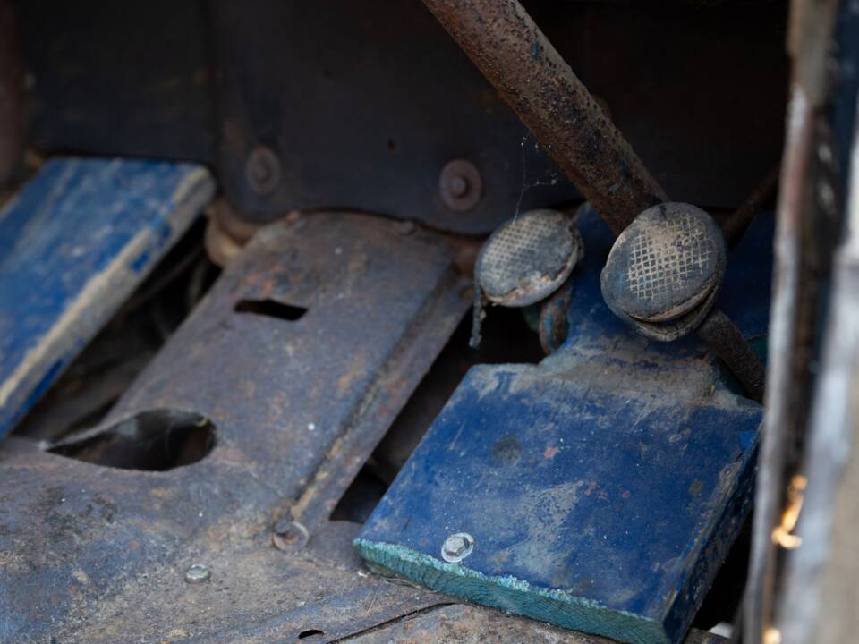 Image 62/134 of Ford V8 (1937)