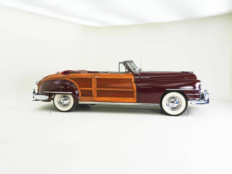 Image 6/15 of Chrysler Windsor Town &amp; Country (1947)