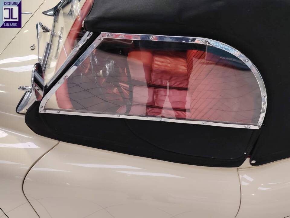 Image 67/74 of Jaguar XK 140 OTS (1956)