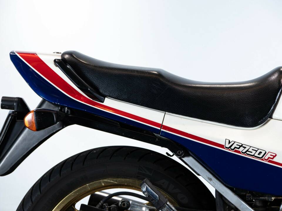 Image 36/50 de Honda VF 750 (1983)