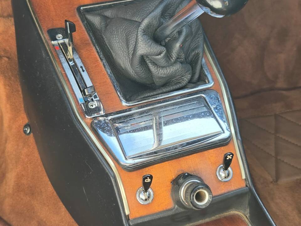 Image 40/50 of Alfa Romeo 2000 Berlina (1973)