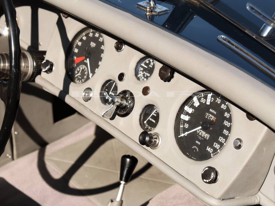 Image 20/24 de Jaguar XK 140 SE OTS (1957)