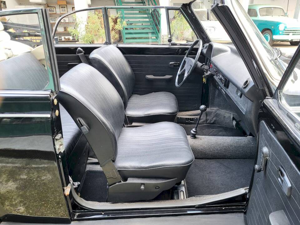 Immagine 37/47 di Volkswagen Käfer 1303 (1974)